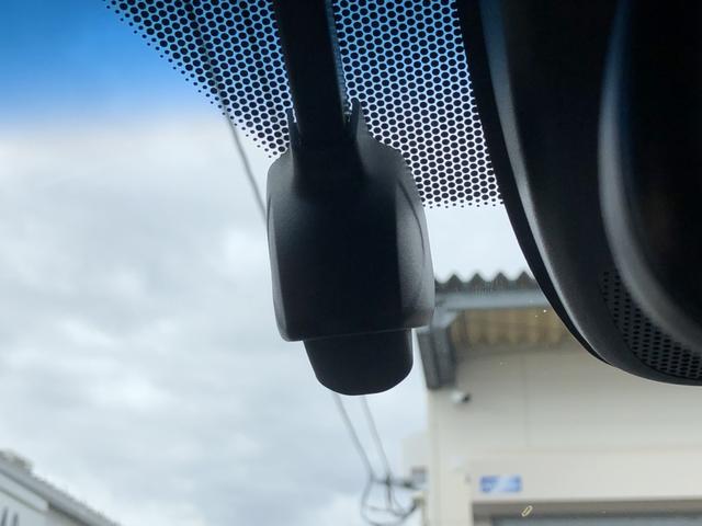 ヴェゼル ハイブリッドＲＳ・ホンダセンシング　純正ナビ　ＥＴＣ　前後ドラレコ　ＬＥＤ　アルミホイール　シートヒーター　１オ－ナ－　定期点検記録簿　サイドＳＲＳ　Ｒカメ　フルオートエアコン　禁煙　ＵＳＢ接続　両席エアバック　スマキー　ＴＶナビ（8枚目）