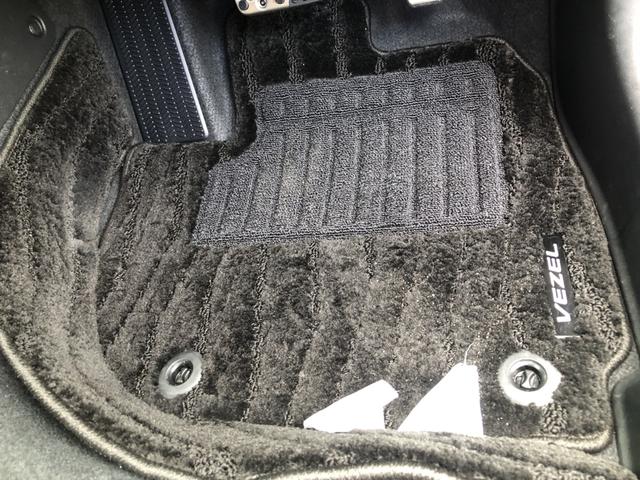 ヴェゼル ハイブリッドＲＳ・ホンダセンシング　純正ナビ　ＥＴＣ　前後ドラレコ　ＬＥＤ　アルミホイール　シートヒーター　１オ－ナ－　定期点検記録簿　サイドＳＲＳ　Ｒカメ　フルオートエアコン　禁煙　ＵＳＢ接続　両席エアバック　スマキー　ＴＶナビ（65枚目）