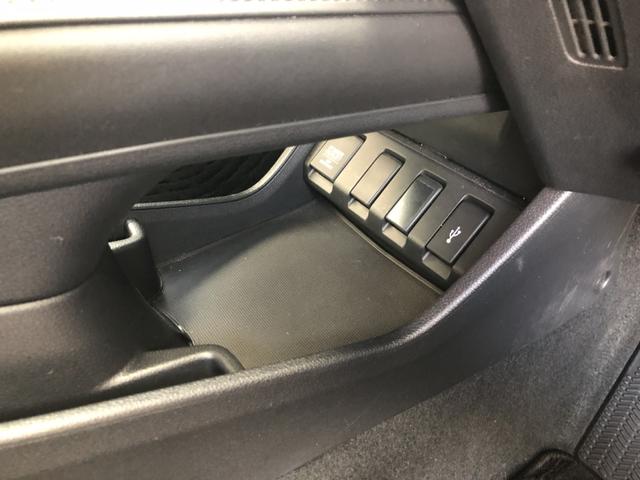 ヴェゼル ハイブリッドＺ・ホンダセンシング　純正ナビ　ＥＴＣ　ドラレコ　ＬＥＤ　アルミホイール　シートヒーター　レーダーサポート　１オーナ－　ＤＶＤ再生機能　整備記録簿　横滑り防止システム　バックアイカメラ　盗難防止装置　フルセ　スマ－トキ－（15枚目）