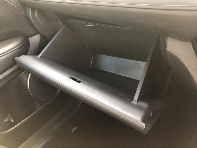 ヴェゼル ハイブリッドＺ・ホンダセンシング　純正ナビ　ＥＴＣ　ドラレコ　ＬＥＤ　アルミホイール　シートヒーター　レーダーサポート　１オーナ－　ＤＶＤ再生機能　整備記録簿　横滑り防止システム　バックアイカメラ　盗難防止装置　フルセ　スマ－トキ－（16枚目）