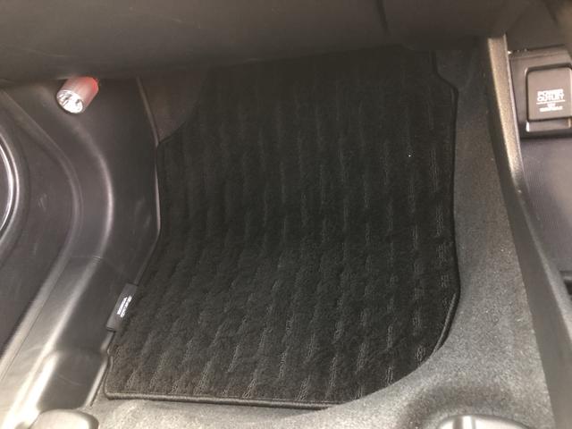 ヴェゼル ハイブリッドＺ・ホンダセンシング　純正ナビ　ＥＴＣ　ドラレコ　ＬＥＤ　アルミホイール　シートヒーター　レーダーサポート　１オーナ－　ＤＶＤ再生機能　整備記録簿　横滑り防止システム　バックアイカメラ　盗難防止装置　フルセ　スマ－トキ－（67枚目）