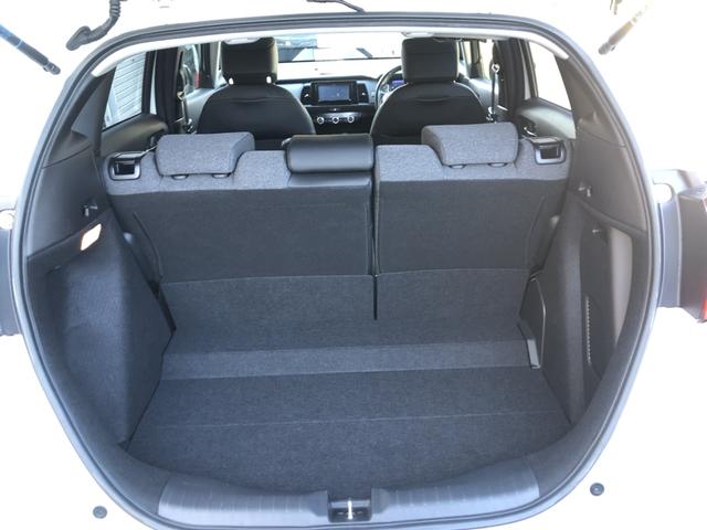 フィット e:HEVホーム ナビ ETC ドラレコ LED クルーズコントロール 前後誤発進抑制機能 クリソナ 助手席エアバッグ 運転席エアバッグ アイドリングストップ 禁煙 バックカメラ ABS サイドエアバッグ スマートキー(23枚目)