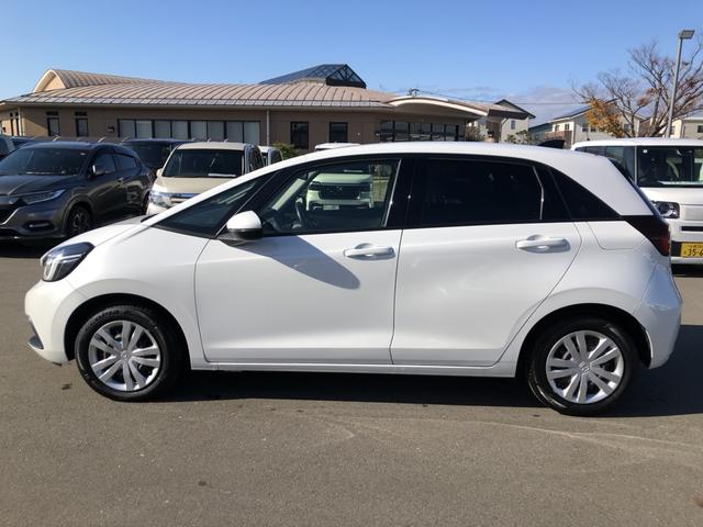 フィット e:HEVホーム ナビ ETC ドラレコ LED クルーズコントロール 前後誤発進抑制機能 クリソナ 助手席エアバッグ 運転席エアバッグ アイドリングストップ 禁煙 バックカメラ ABS サイドエアバッグ スマートキー(36枚目)