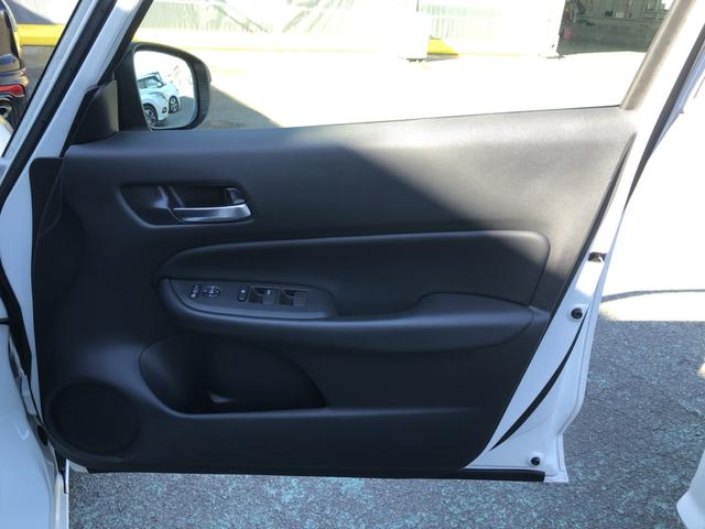 フィット e:HEVホーム ナビ ETC ドラレコ LED クルーズコントロール 前後誤発進抑制機能 クリソナ 助手席エアバッグ 運転席エアバッグ アイドリングストップ 禁煙 バックカメラ ABS サイドエアバッグ スマートキー(56枚目)