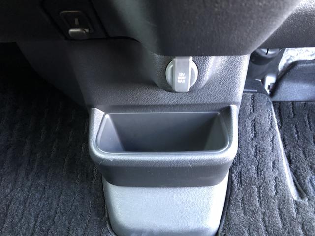 N-BOXカスタム ベースグレード 試乗車アップ 純正ナビ ドラレコ LED アルミホイール シートヒーター W電動ドア USB接続 CMBS Dレコ 禁煙 ベンチシート オートエアコン スマートキ 盗難防止装置 クルコン バックカメラ(18枚目)