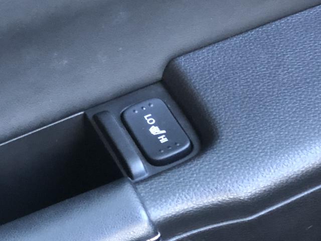 オデッセイハイブリッド ハイブリッドアブソルート・ホンダセンシングＥＸパック　純正ナビ　ＥＴＣ　ドラレコ　両側電動ドア　ＬＥＤ　アルミホイール　両側自動スライドドア　シートヒータ　キーレス　サイドエアバッグ　エコモード　ＤＶＤ再生可　本革シート　ＶＳＡ　スマキー　３列シート（17枚目）