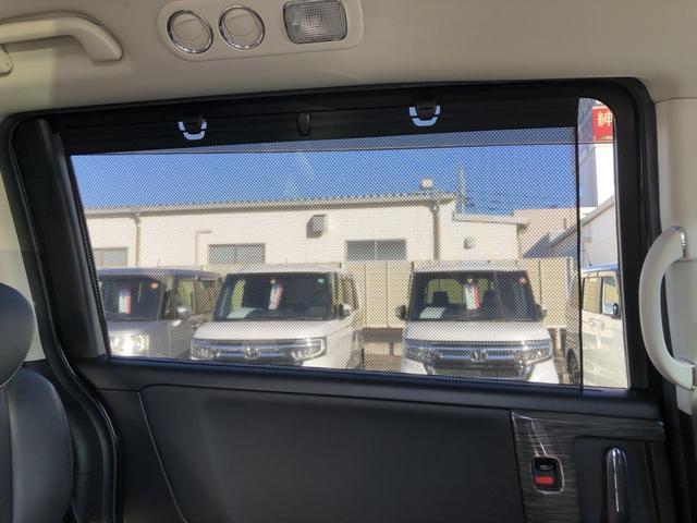 オデッセイハイブリッド ハイブリッドアブソルート・ホンダセンシングＥＸパック　純正ナビ　ＥＴＣ　ドラレコ　両側電動ドア　ＬＥＤ　アルミホイール　両側自動スライドドア　シートヒータ　キーレス　サイドエアバッグ　エコモード　ＤＶＤ再生可　本革シート　ＶＳＡ　スマキー　３列シート（30枚目）