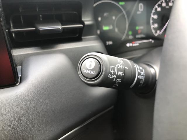 ヴェゼル ｅ：ＨＥＶＺ　純正ナビ　ＥＴＣ　前後ドラレコ　ＬＥＤ　アルミホイール　シートヒーター　衝突回避支援ブレーキ機能　１オナ　スマキ　Ｐトランク　フルオートエアコン　Ｄレコ　エアバッグ　両席エアバック　Ｒカメ　記録簿付（7枚目）