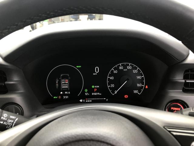 ヴェゼル ｅ：ＨＥＶＺ　純正ナビ　ＥＴＣ　前後ドラレコ　ＬＥＤ　アルミホイール　シートヒーター　衝突回避支援ブレーキ機能　１オナ　スマキ　Ｐトランク　フルオートエアコン　Ｄレコ　エアバッグ　両席エアバック　Ｒカメ　記録簿付（13枚目）