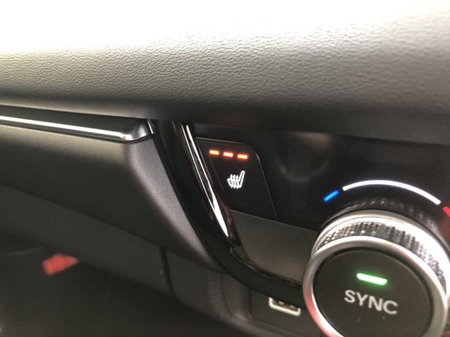 ヴェゼル ｅ：ＨＥＶＺ　純正ナビ　ＥＴＣ　前後ドラレコ　ＬＥＤ　アルミホイール　シートヒーター　衝突回避支援ブレーキ機能　１オナ　スマキ　Ｐトランク　フルオートエアコン　Ｄレコ　エアバッグ　両席エアバック　Ｒカメ　記録簿付（18枚目）