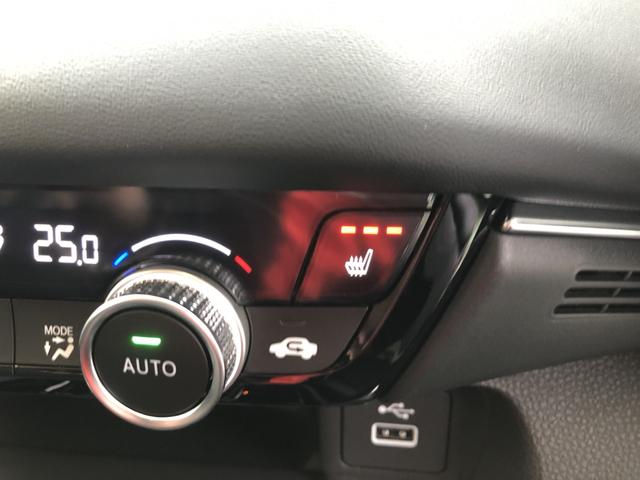 ヴェゼル ｅ：ＨＥＶＺ　純正ナビ　ＥＴＣ　前後ドラレコ　ＬＥＤ　アルミホイール　シートヒーター　衝突回避支援ブレーキ機能　１オナ　スマキ　Ｐトランク　フルオートエアコン　Ｄレコ　エアバッグ　両席エアバック　Ｒカメ　記録簿付（19枚目）