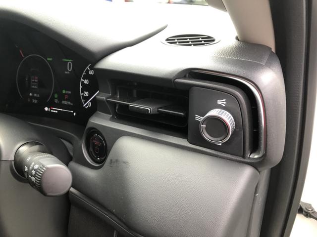 ヴェゼル ｅ：ＨＥＶＺ　純正ナビ　ＥＴＣ　前後ドラレコ　ＬＥＤ　アルミホイール　シートヒーター　衝突回避支援ブレーキ機能　１オナ　スマキ　Ｐトランク　フルオートエアコン　Ｄレコ　エアバッグ　両席エアバック　Ｒカメ　記録簿付（68枚目）