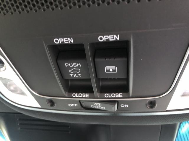 ＣＲ－Ｖハイブリッド ｅ：ＨＥＶＥＸ・ブラックエディション　純正ナビ　ＥＴＣ　シートヒーター　ＬＥＤ　アルミホイール　衝突被害軽減ブレーキ　ハンズフリーパワーテールゲート　禁煙車　キーレス　記録簿　ＤＶＤ再生　エアバッグ　インテリキー　電動シート　ＵＳＢ（22枚目）