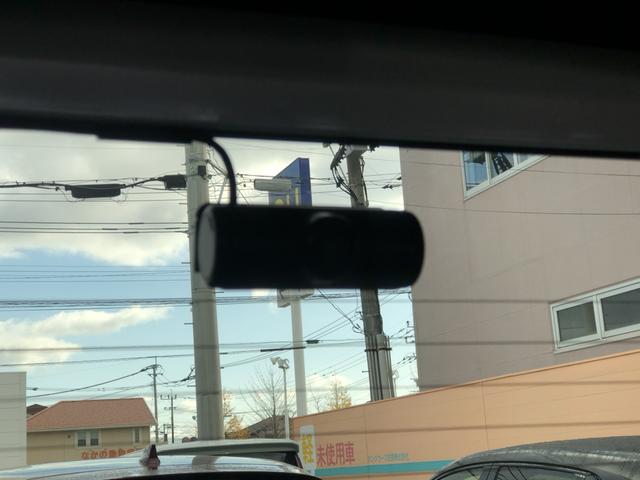 Ｎ－ＢＯＸカスタム ベースグレード　試乗車アップ　純正ナビ　ＥＴＣ　ドラレコ　片側電動スライドドア　ＬＥＤ　ＵＳＢ接続　ＣＭＢＳ　Ｄレコ　禁煙　ベンチシート　オートエアコン　スマートキ　盗難防止装置　クルコン　バックカメラ　フルセグＴＶ（10枚目）