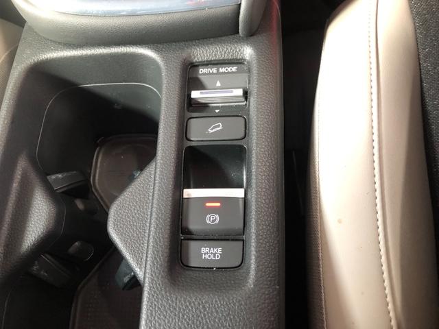 ヴェゼル ｅ：ＨＥＶＺ　純正ナビ　ＥＴＣ　前後ドラレコ　ＬＥＤ　アルミホイール　シートヒーター　盗難防止装置　１オーナー　ドラレコ付き　Ｒカメラ　記録簿　フルセグテレビ　スマ－トキ－　アクティブクルーズ　Ｐセンサー　ナビＴＶ（14枚目）