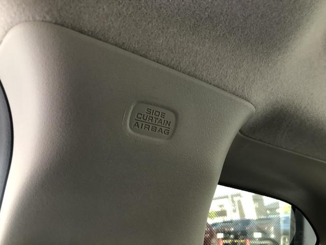 �y�T�C�h�J�[�e���G�A�o�b�N�z�����̓V�䕔�ɂ���G�A�o�b�O�ł��B���ʂ���̏Փ˂ɂ��A�G�A�o�b�O���c��݁A����̓����ւ̏Ռ����ɘa���܂��B