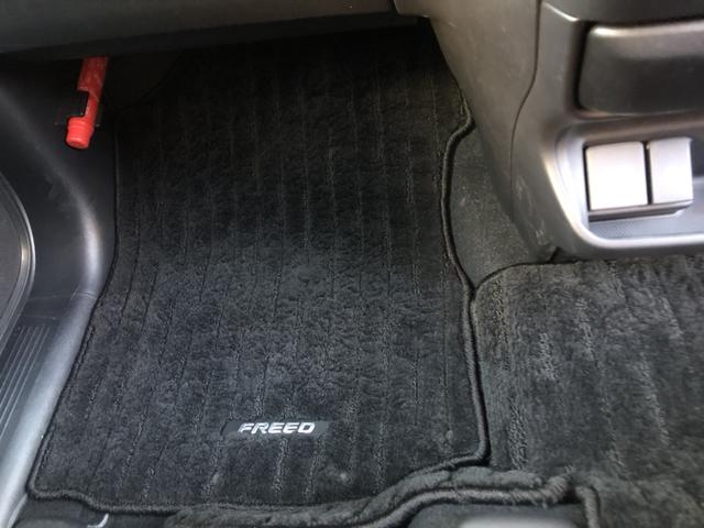 フリードハイブリッド ハイブリッド・Ｇ　純正ナビ　ＥＴＣ　両側電動ドア　シートヒーター　ＬＥＤ　アルミホイール　両電動ドア　サイドエアバック　クルコン　スマキー　パワーステアリング　オートライト　フルセグＴＶ　ウォークスルー　Ｂカメラ　禁煙（61枚目）