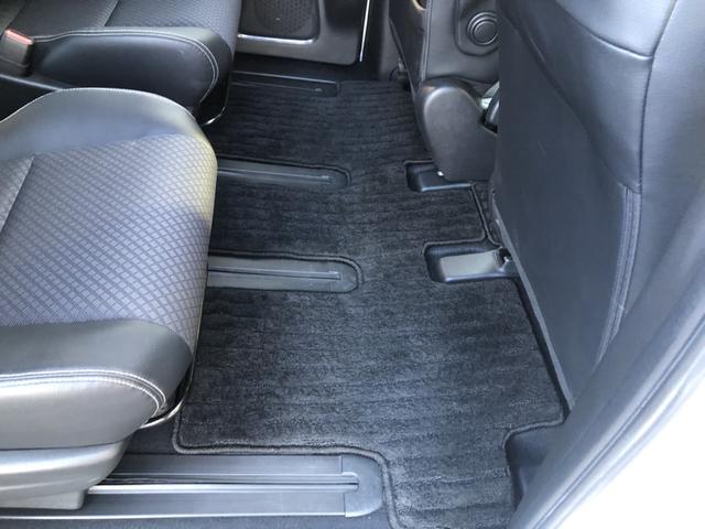 フリードハイブリッド ハイブリッド・Ｇ　純正ナビ　ＥＴＣ　両側電動ドア　シートヒーター　ＬＥＤ　アルミホイール　両電動ドア　サイドエアバック　クルコン　スマキー　パワーステアリング　オートライト　フルセグＴＶ　ウォークスルー　Ｂカメラ　禁煙（63枚目）