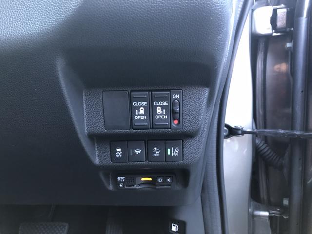 フリード Ｇ・ホンダセンシング　純正ナビ　ＥＴＣ　ドラレコ　両側電動ドア　シートヒーター　ＬＥＤ　Ｆセグ　追突被害軽減ブレーキ　ｉストップ　Ｗエアバッグ　パワーウィンドウ　１オ－ナ－　アクティブクルーズコントロール　スマートキ　禁煙（14枚目）