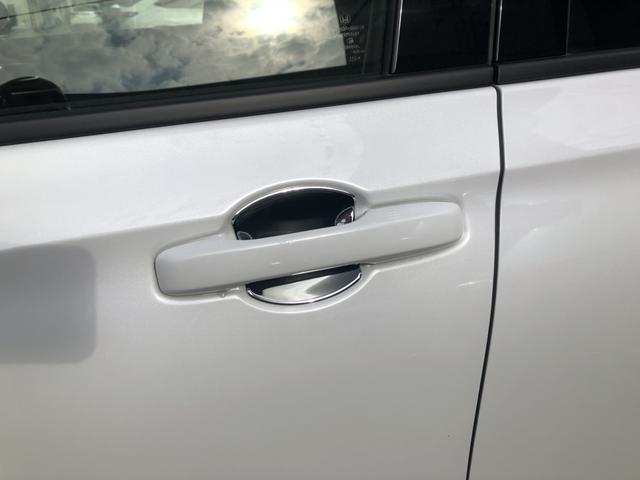 �y�h�A�n���h���z�g���������X�}�[�g�L�[���g�т��A���b�N�{�^���A�h�A�n���h���𑀍삷�邱�ƂŎ{����������ł��܂��B