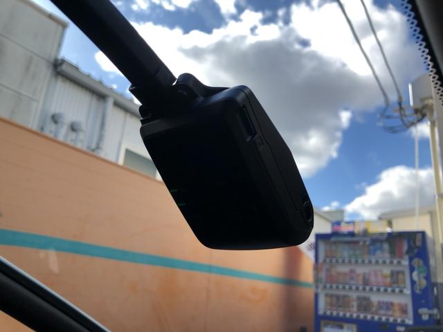 フィット ホーム　純正ナビ　前後ドラレコ　ＬＥＤ　ワンオーナー　禁煙車　ホンダセンシング　記録簿　衝突軽減　リアカメラ　ソナー　ＵＳＢ接続　ＡＡＣ　横滑り防止機能　サイドエアバック　オートライト　クルーズコントロール（7枚目）