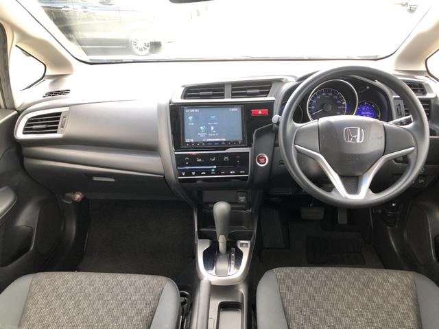 フィット １３Ｇ・Ｆパッケージ　純正ナビ　ドラレコ　ワンオーナー　禁煙車　イモビ　ＤＶＤ再生可能　スマ－トキ－　記録簿有り　ＶＳＡ　ＥＴＣ付き　地デジＴＶ　助手席エアバッグ　オートエアコン　エアバック　ＰＳ　キ－フリ－　Ｄレコ　ＰＷ（2枚目）