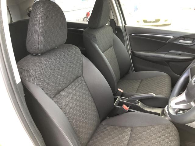 フィット １３Ｇ・Ｆパッケージ　純正ナビ　ドラレコ　ワンオーナー　禁煙車　イモビ　ＤＶＤ再生可能　スマ－トキ－　記録簿有り　ＶＳＡ　ＥＴＣ付き　地デジＴＶ　助手席エアバッグ　オートエアコン　エアバック　ＰＳ　キ－フリ－　Ｄレコ　ＰＷ（3枚目）