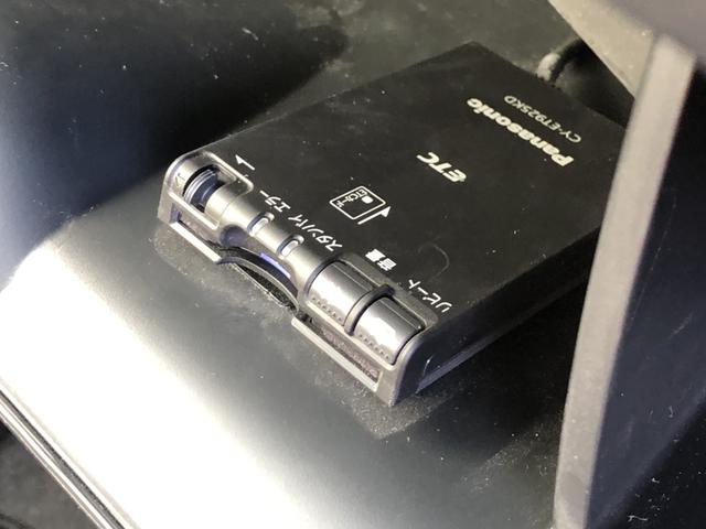 フィット １３Ｇ・Ｆパッケージ　純正ナビ　ドラレコ　ワンオーナー　禁煙車　イモビ　ＤＶＤ再生可能　スマ－トキ－　記録簿有り　ＶＳＡ　ＥＴＣ付き　地デジＴＶ　助手席エアバッグ　オートエアコン　エアバック　ＰＳ　キ－フリ－　Ｄレコ　ＰＷ（6枚目）