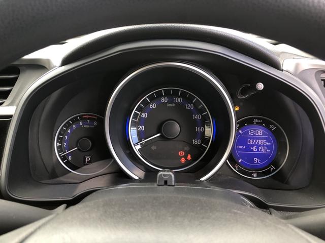 フィット １３Ｇ・Ｆパッケージ　純正ナビ　ドラレコ　ワンオーナー　禁煙車　イモビ　ＤＶＤ再生可能　スマ－トキ－　記録簿有り　ＶＳＡ　ＥＴＣ付き　地デジＴＶ　助手席エアバッグ　オートエアコン　エアバック　ＰＳ　キ－フリ－　Ｄレコ　ＰＷ（9枚目）