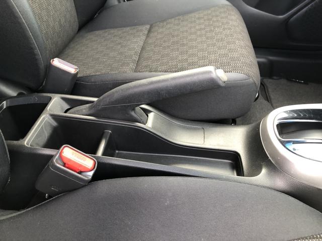 フィット １３Ｇ・Ｆパッケージ　純正ナビ　ドラレコ　ワンオーナー　禁煙車　イモビ　ＤＶＤ再生可能　スマ－トキ－　記録簿有り　ＶＳＡ　ＥＴＣ付き　地デジＴＶ　助手席エアバッグ　オートエアコン　エアバック　ＰＳ　キ－フリ－　Ｄレコ　ＰＷ（11枚目）