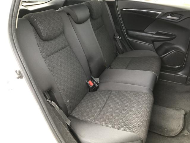 フィット １３Ｇ・Ｆパッケージ　純正ナビ　ドラレコ　ワンオーナー　禁煙車　イモビ　ＤＶＤ再生可能　スマ－トキ－　記録簿有り　ＶＳＡ　ＥＴＣ付き　地デジＴＶ　助手席エアバッグ　オートエアコン　エアバック　ＰＳ　キ－フリ－　Ｄレコ　ＰＷ（16枚目）