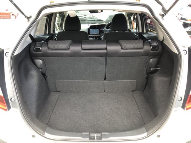 フィット １３Ｇ・Ｆパッケージ　純正ナビ　ドラレコ　ワンオーナー　禁煙車　イモビ　ＤＶＤ再生可能　スマ－トキ－　記録簿有り　ＶＳＡ　ＥＴＣ付き　地デジＴＶ　助手席エアバッグ　オートエアコン　エアバック　ＰＳ　キ－フリ－　Ｄレコ　ＰＷ（19枚目）