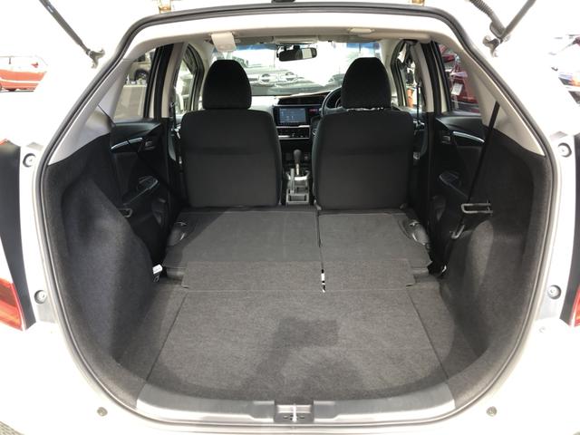 フィット １３Ｇ・Ｆパッケージ　純正ナビ　ドラレコ　ワンオーナー　禁煙車　イモビ　ＤＶＤ再生可能　スマ－トキ－　記録簿有り　ＶＳＡ　ＥＴＣ付き　地デジＴＶ　助手席エアバッグ　オートエアコン　エアバック　ＰＳ　キ－フリ－　Ｄレコ　ＰＷ（20枚目）