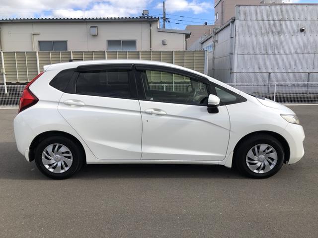 フィット １３Ｇ・Ｆパッケージ　純正ナビ　ドラレコ　ワンオーナー　禁煙車　イモビ　ＤＶＤ再生可能　スマ－トキ－　記録簿有り　ＶＳＡ　ＥＴＣ付き　地デジＴＶ　助手席エアバッグ　オートエアコン　エアバック　ＰＳ　キ－フリ－　Ｄレコ　ＰＷ（28枚目）