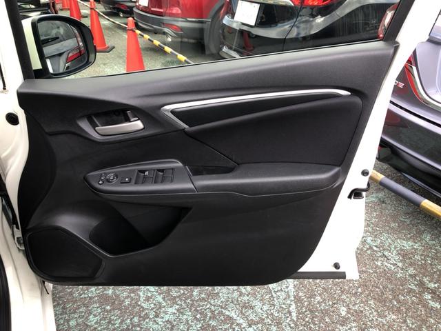 フィット １３Ｇ・Ｆパッケージ　純正ナビ　ドラレコ　ワンオーナー　禁煙車　イモビ　ＤＶＤ再生可能　スマ－トキ－　記録簿有り　ＶＳＡ　ＥＴＣ付き　地デジＴＶ　助手席エアバッグ　オートエアコン　エアバック　ＰＳ　キ－フリ－　Ｄレコ　ＰＷ（45枚目）