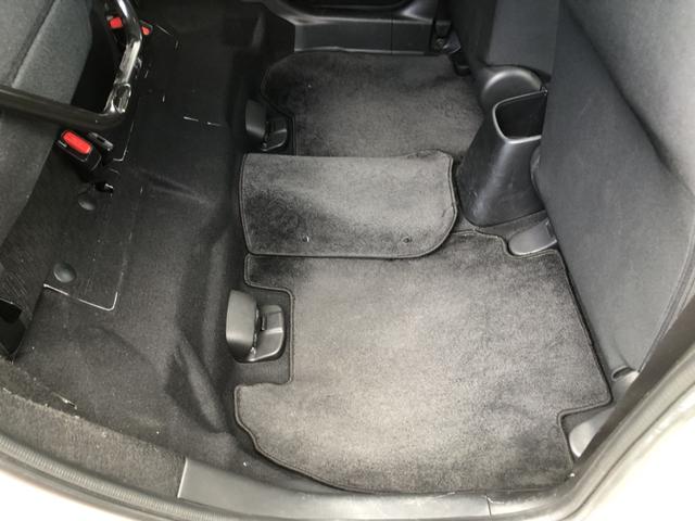 フィット １３Ｇ・Ｆパッケージ　純正ナビ　ドラレコ　ワンオーナー　禁煙車　イモビ　ＤＶＤ再生可能　スマ－トキ－　記録簿有り　ＶＳＡ　ＥＴＣ付き　地デジＴＶ　助手席エアバッグ　オートエアコン　エアバック　ＰＳ　キ－フリ－　Ｄレコ　ＰＷ（56枚目）