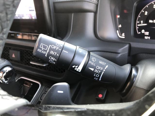 �y�X�e�A�����O�X�C�b�`�z�茳�̃{�^���ŁA�I�[�f�B�I�^�r�W���A���̊�{�I�ȑ�����s�����Ƃ��ł��ĕ֗��ł��I