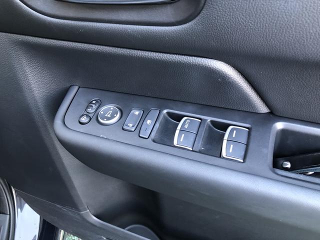 �y�����암���z�^�]�Ȃ̃X�C�b�`�ł́A���ׂẴE�B���h�[�̊J������s�����Ƃ��ł��܂��B