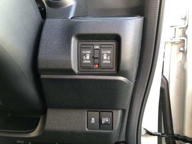 Ｎ－ＢＯＸカスタム ターボ　試乗車アップ　純正ナビ　ＥＴＣ　前後ドラレコ　両側電動スライドドア　イモビライザー　衝突被害軽減　禁煙　ベンチシート　キーフリー　Ｐセンサー　ＥＳＣ　パワステ　ＤＶＤ再生　両席エアバック　ターボ車（18枚目）