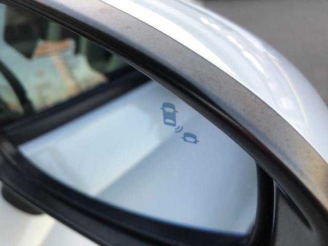 �y�u���C���h�X�|�b�g�C���t�H���[�V�����z���s���ɁA�΂ߌ��̎Ԃ����m����ƁA�h�A�~���[�̃}�[�N�_���ɂĂ��m�点���܂��B