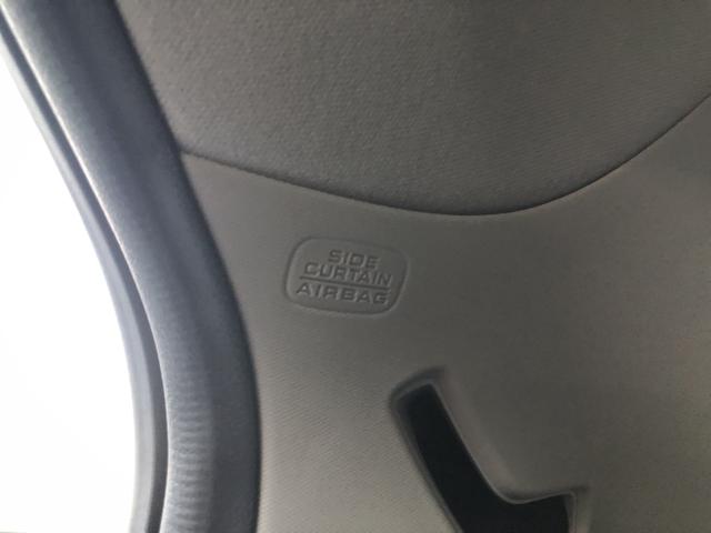 �y�T�C�h�J�[�e���G�A�o�b�N�z�����̓V�䕔�ɂ���G�A�o�b�O�ł��B���ʂ���̏Փ˂ɂ��A�G�A�o�b�O���c��݁A����̓����ւ̏Ռ����ɘa���܂��B