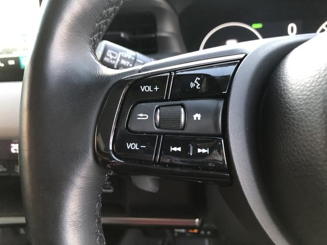 �y�X�e�A�����O�X�C�b�`�z�茳�̃{�^���ŁA�I�[�f�B�I�^�r�W���A���̊�{�I�ȑ�����s�����Ƃ��ł��ĕ֗��ł��I