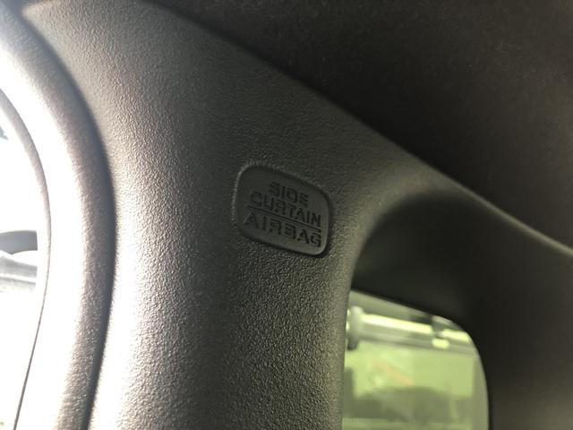 �y�T�C�h�J�[�e���G�A�o�b�N�z�����̓V�䕔�ɂ���G�A�o�b�O�ł��B���ʂ���̏Փ˂ɂ��A�G�A�o�b�O���c��݁A����̓����ւ̏Ռ����ɘa���܂��B