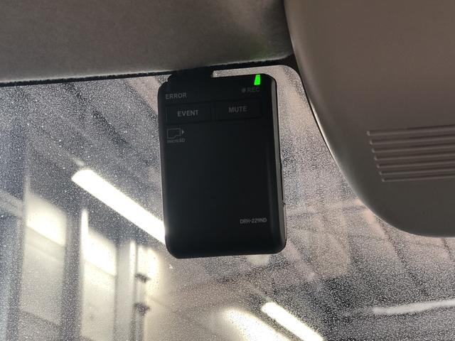 Ｎ－ＢＯＸ ベースグレード　スマートキ－　ＥＣＯモード　横滑り防止　キーフリー　地デジ　パワーステアリング　オートエアコン　リアカメラ　パワーウィンドウ　ＡＢＳ　ナビＴＶ　衝突軽減システム　禁煙　カーテンエアバック　Ｗエアバック（4枚目）