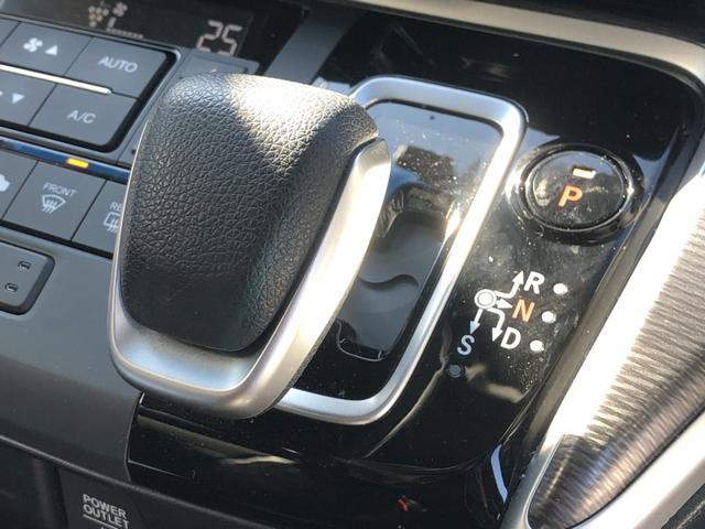 ステップワゴンスパーダ ｅ：ＨＥＶスパーダＧ・ＥＸホンダセンシング　純正ナビ　ＥＴＣ　前後ドラレコ　両側電動ドア　ＬＥＤ　アルミホイール　エアバック　地デジ　クルコン　サイドエアバッグ　シ－トヒ－タ－　衝突軽減システム　１オーナー　スマキー　禁煙　ＵＳＢ接続　ＡＢＳ（12枚目）