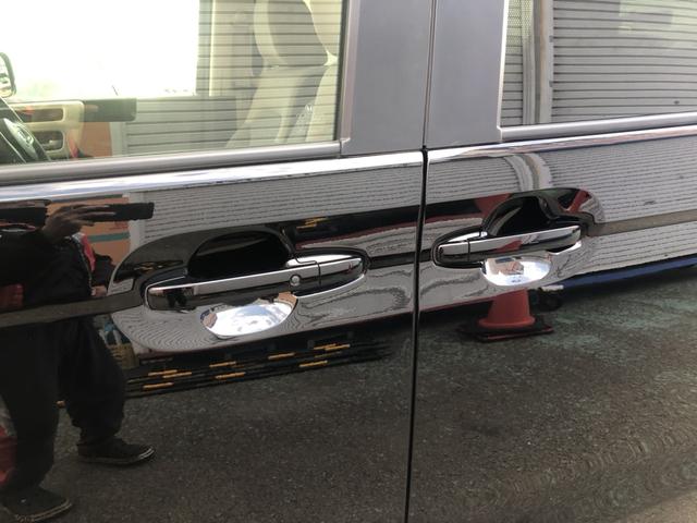 �y�h�A�n���h���z�g���������X�}�[�g�L�[���g�т��A���b�N�{�^���A�h�A�n���h���𑀍삷�邱�ƂŎ{����������ł��܂��B