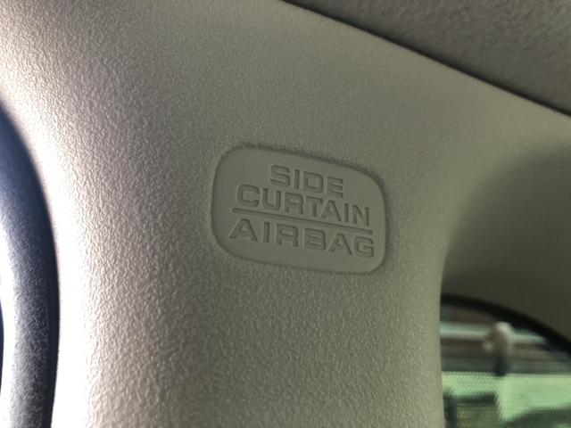 �y�T�C�h�J�[�e���G�A�o�b�N�z�����̓V�䕔�ɂ���G�A�o�b�O�ł��B���ʂ���̏Փ˂ɂ��A�G�A�o�b�O���c��݁A����̓����ւ̏Ռ����ɘa���܂��B