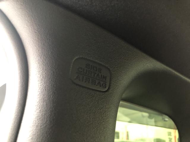 �y�T�C�h�J�[�e���G�A�o�b�N�z�����̓V�䕔�ɂ���G�A�o�b�O�ł��B���ʂ���̏Փ˂ɂ��A�G�A�o�b�O���c��݁A����̓����ւ̏Ռ����ɘa���܂��B