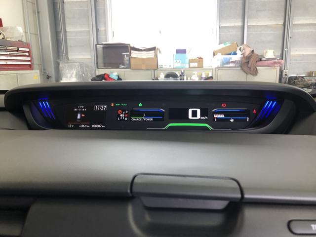 フリードハイブリッド ハイブリッド・クロスター　純正ナビ　ＥＴＣ　前後ドラレコ　両側電動ドア　ＬＥＤ　アルミホイール　ワンオーナー車　Ｗ電動ドア　オートクルーズコントロール　バックモニター　ナビＴＶ　禁煙　フルセグテレビ　シ－トヒ－タ－　エアバッグ（11枚目）