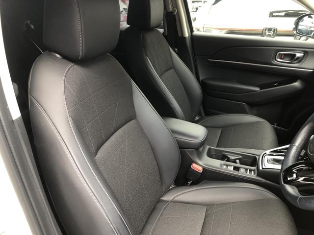 ヴェゼル ｅ：ＨＥＶＺ　純正ナビ　ＥＴＣ　前後ドラレコ　ブラインドスポットインフォメーション　ＬＥＤ　アルミホイール　衝突回避支援ブレーキ機能　１オナ　スマキ　Ｐトランク　フルオートエアコン　Ｄレコ　エアバッグ　Ｒカメ　禁煙（3枚目）